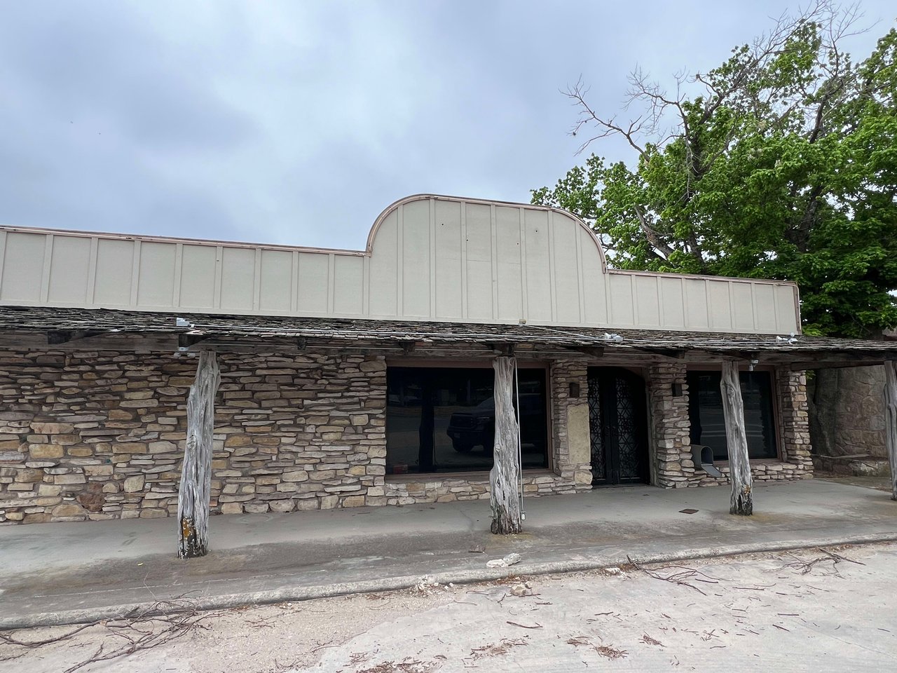 Commercial Lease- 1739 Hwy 39 