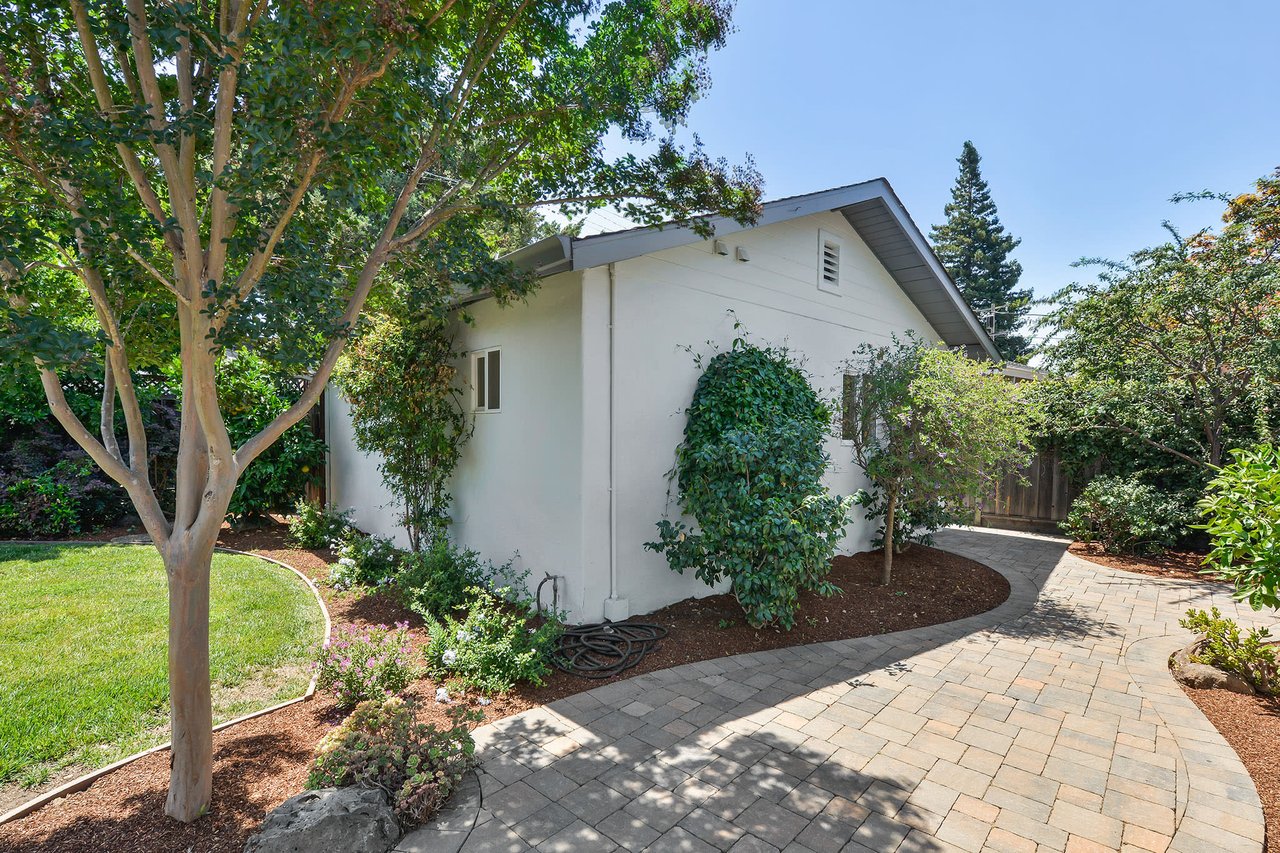 690 Orange Ave