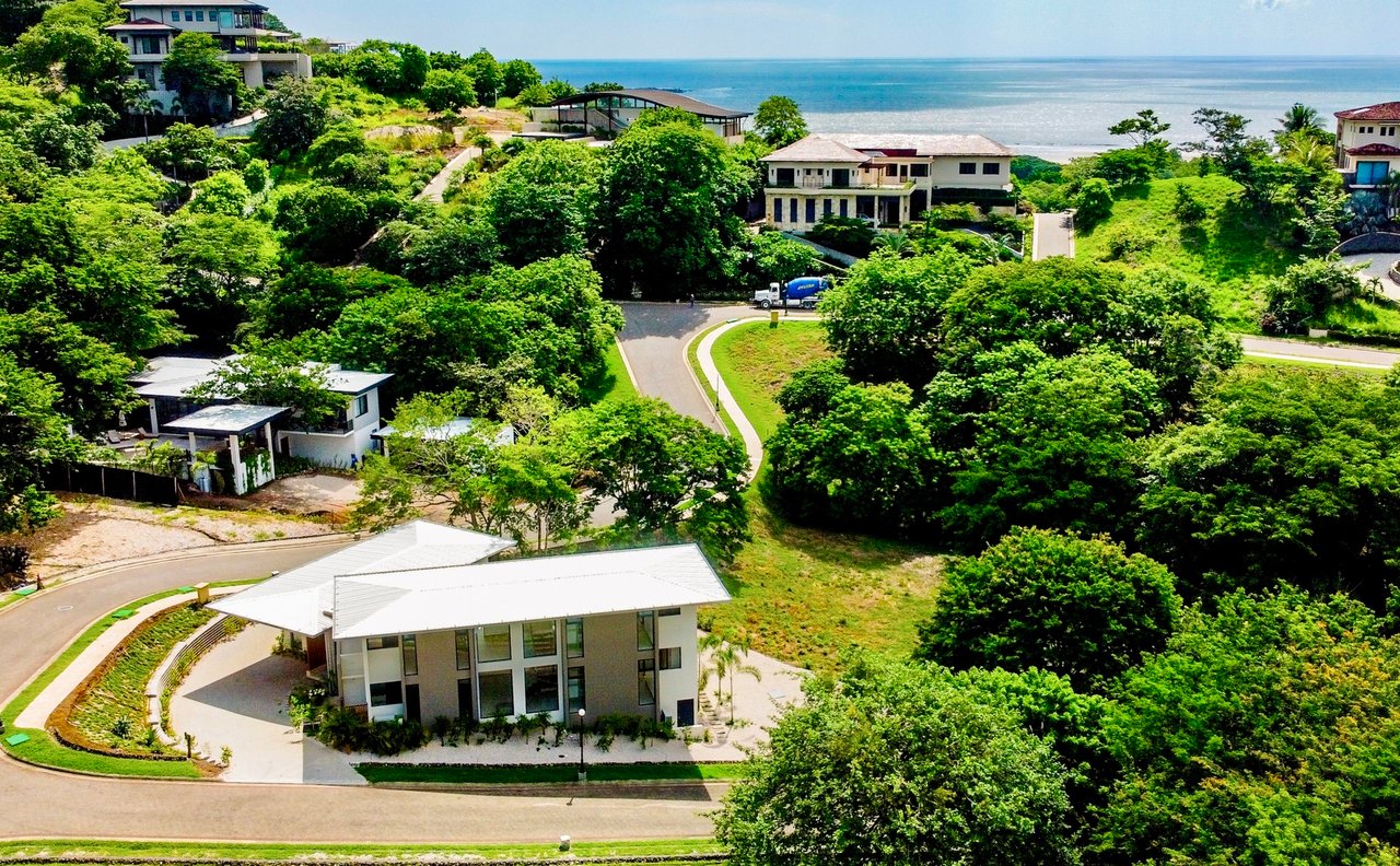 Modern Infinity Pool House, Tamarindo, Guanacaste