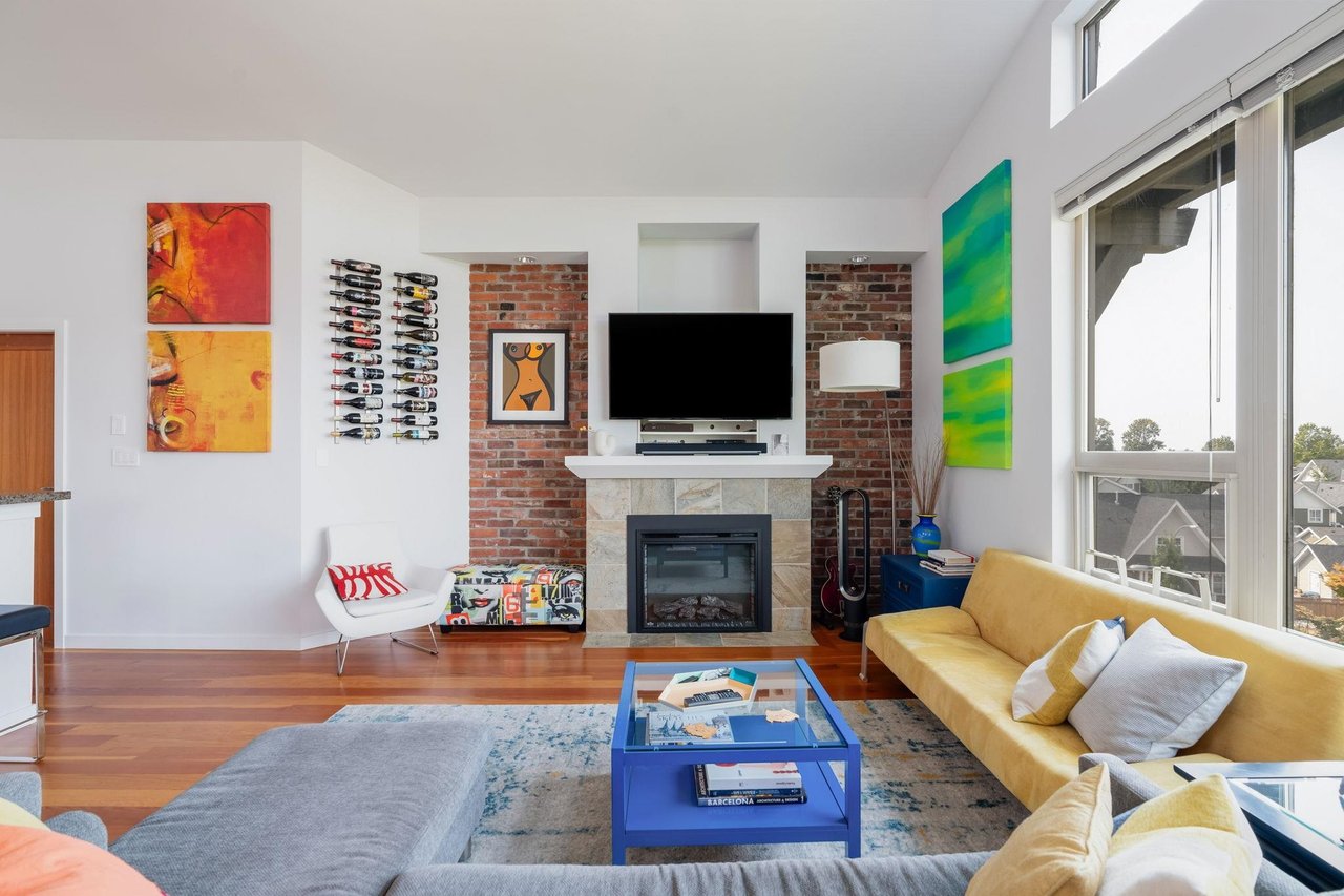 401-250 Salter St