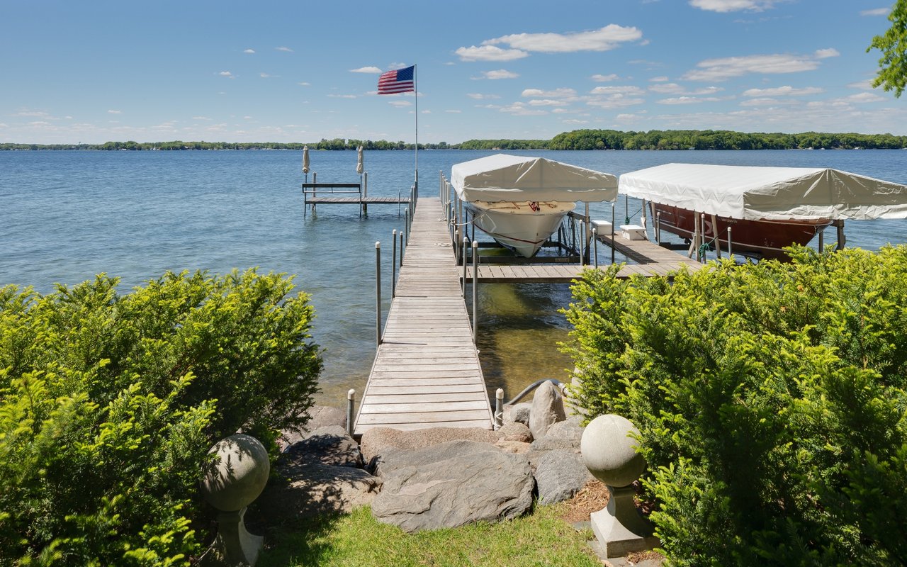 4630 Linwood Cir | Deephaven