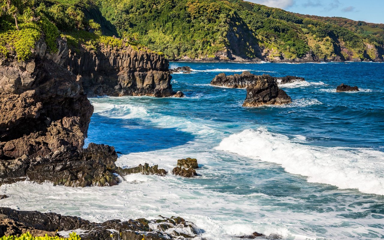 Opportunity & Lower Prices Driving Sales at Lahaina’s Aina Nalu