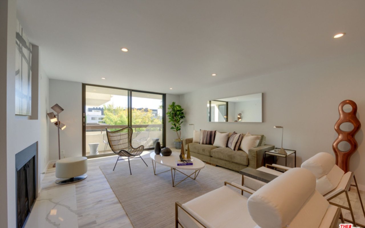 851 N Kings Rd, #206