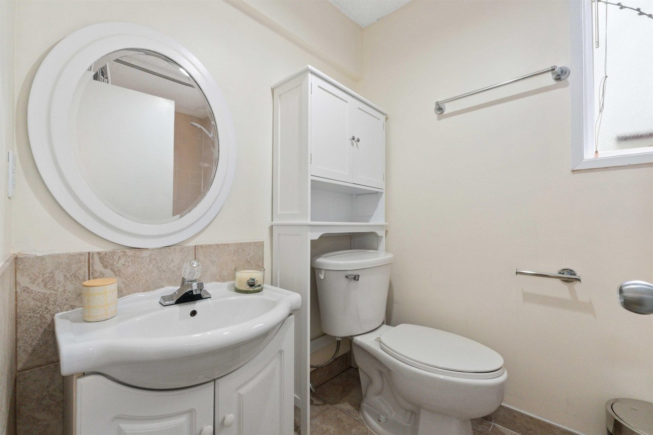 15774 96 Ave