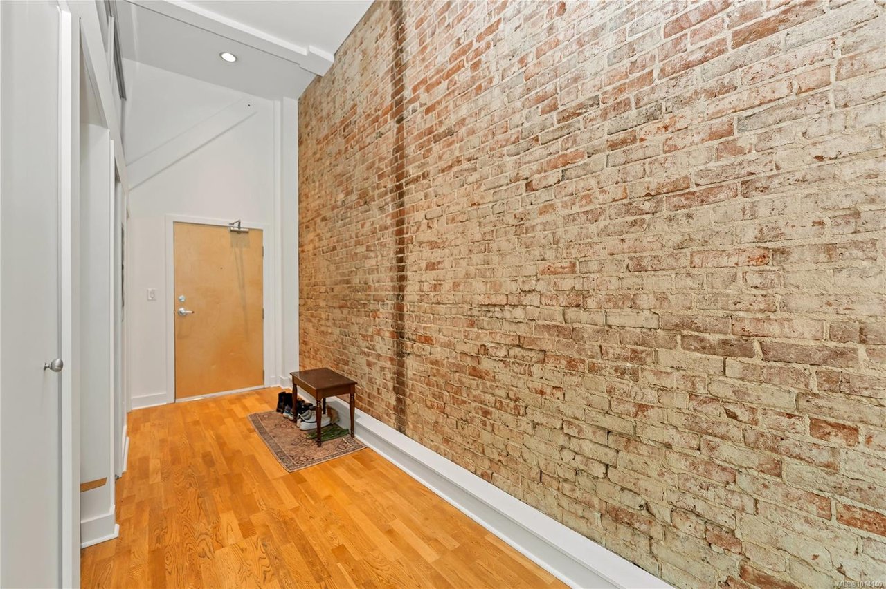 203-562 Yates St, Victoria