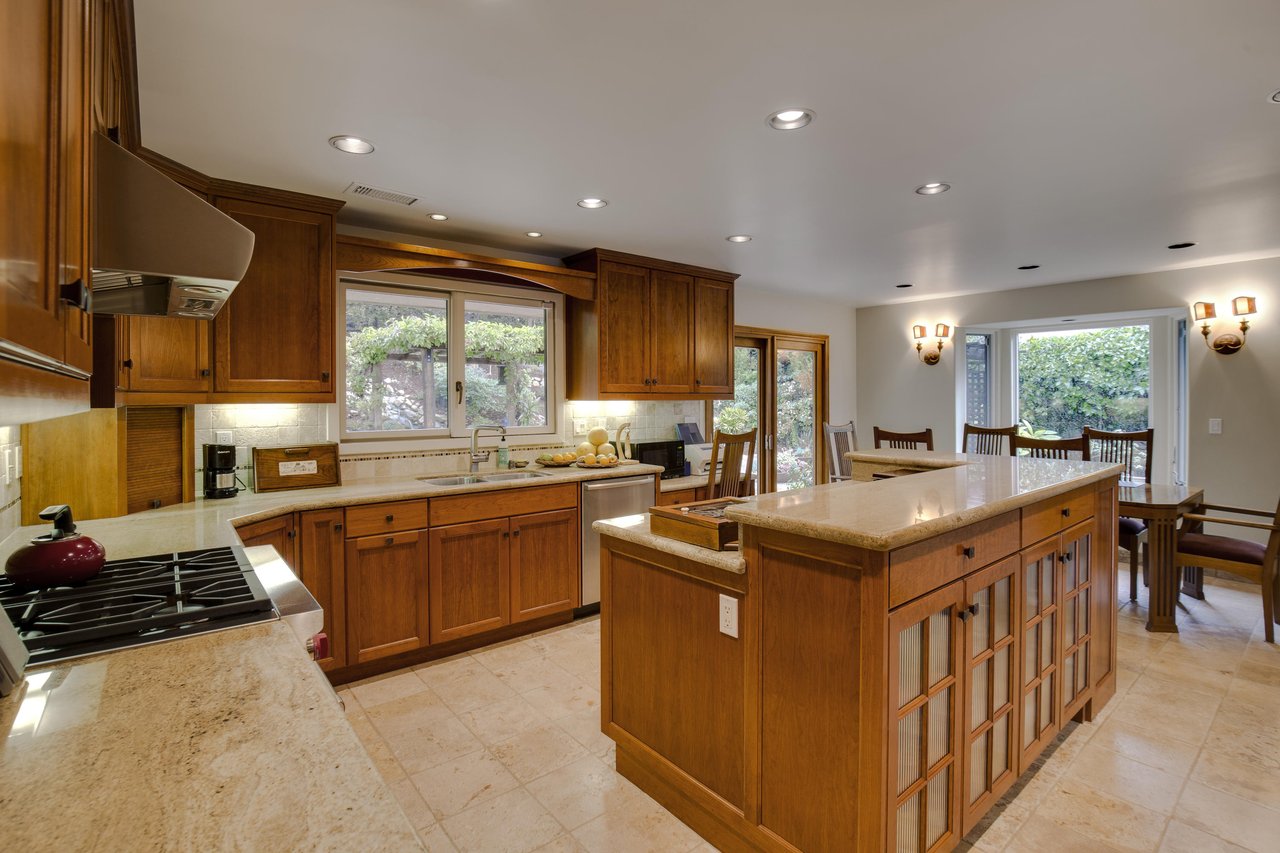 901 Aleeda Ln