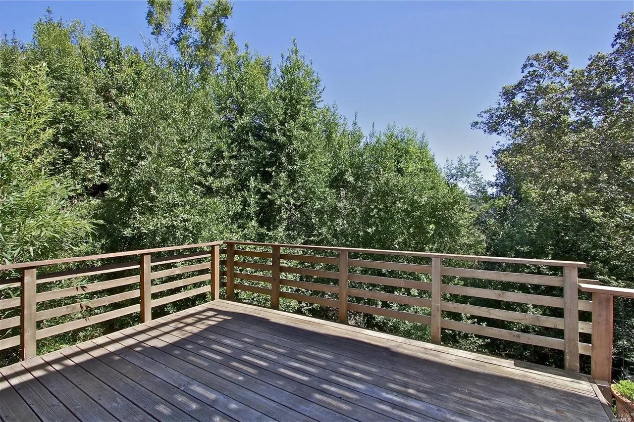 9 Berry Trail