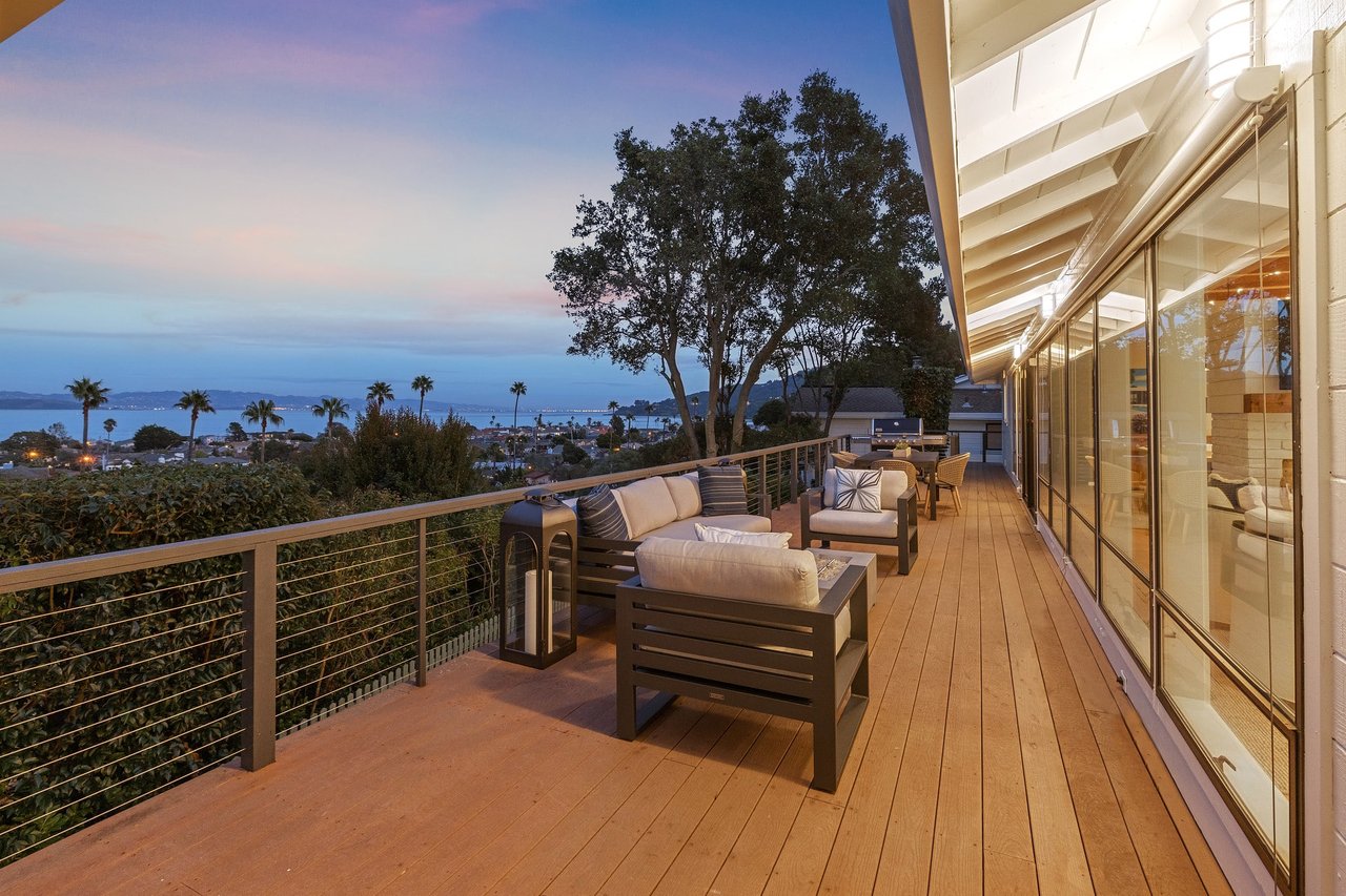 Newly Remodeled Home with Bay Views 