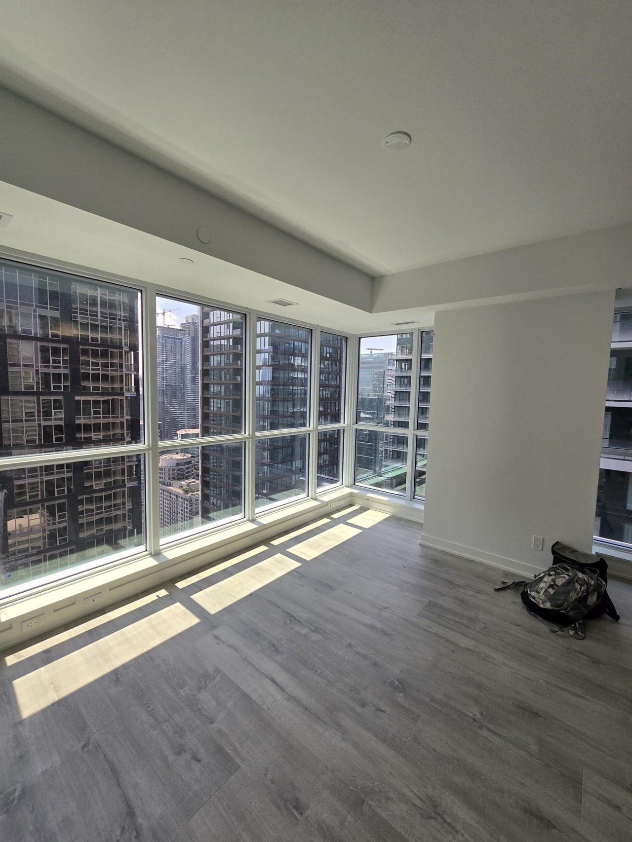 327 King St W Unit: 4103