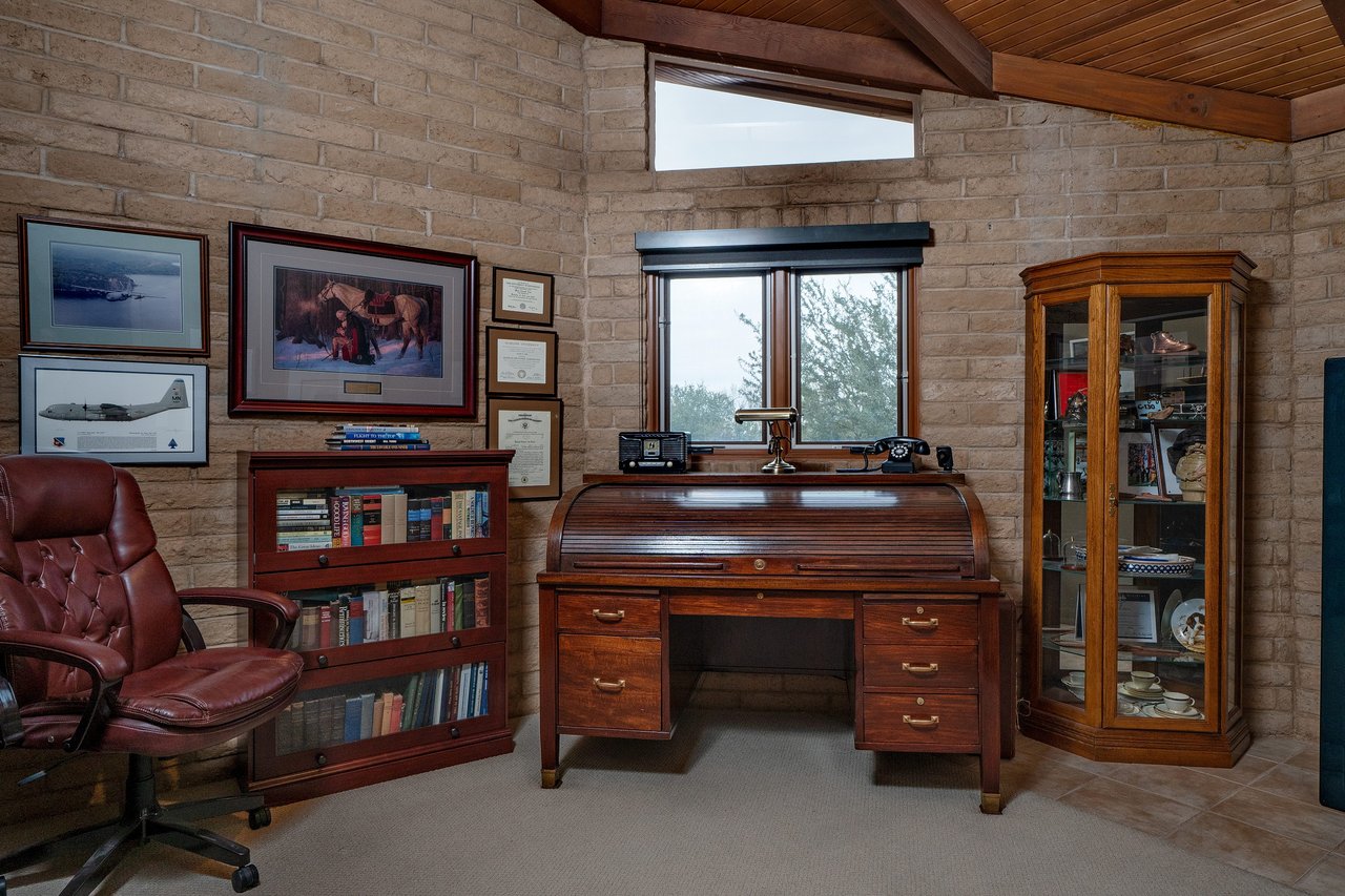 Unique Estate in Oro Valley Country Club