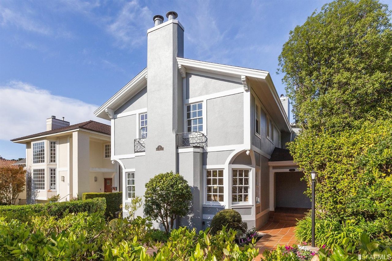 33 Santa Monica Way