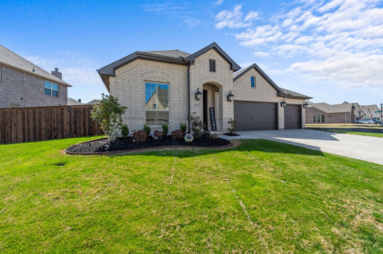 1537 Jocelyn Drive
