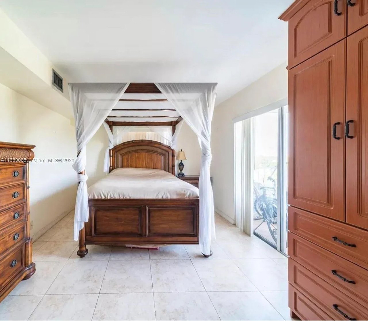 3304 Virginia Street APT 6D