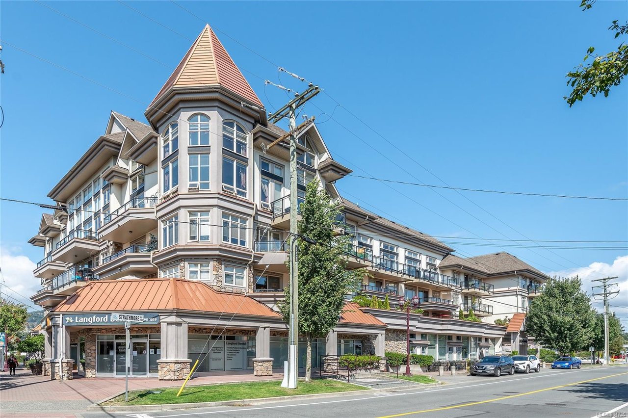 411-866 Goldstream Ave