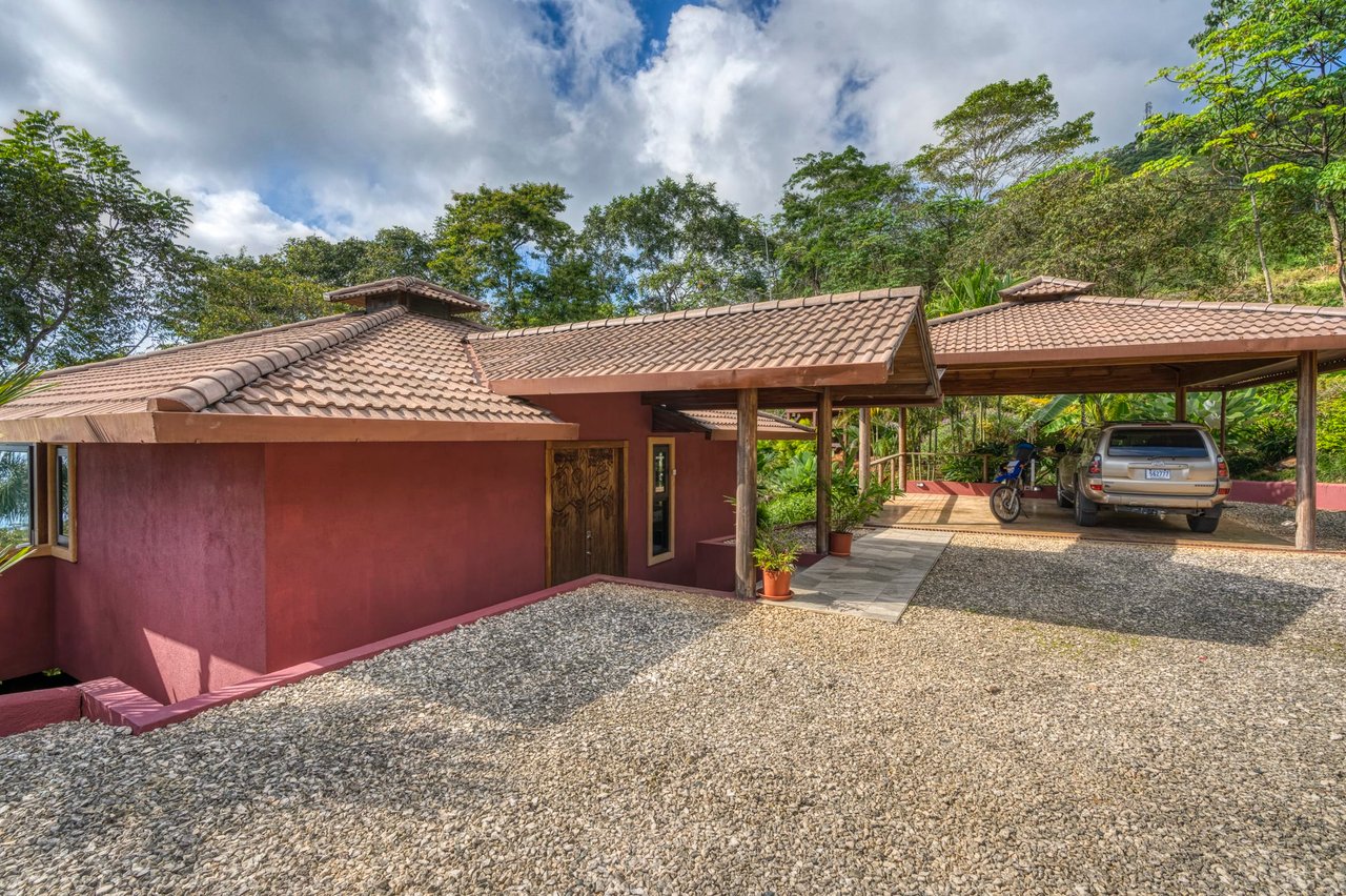 Stunning Ocean Views at Casa Perezoso