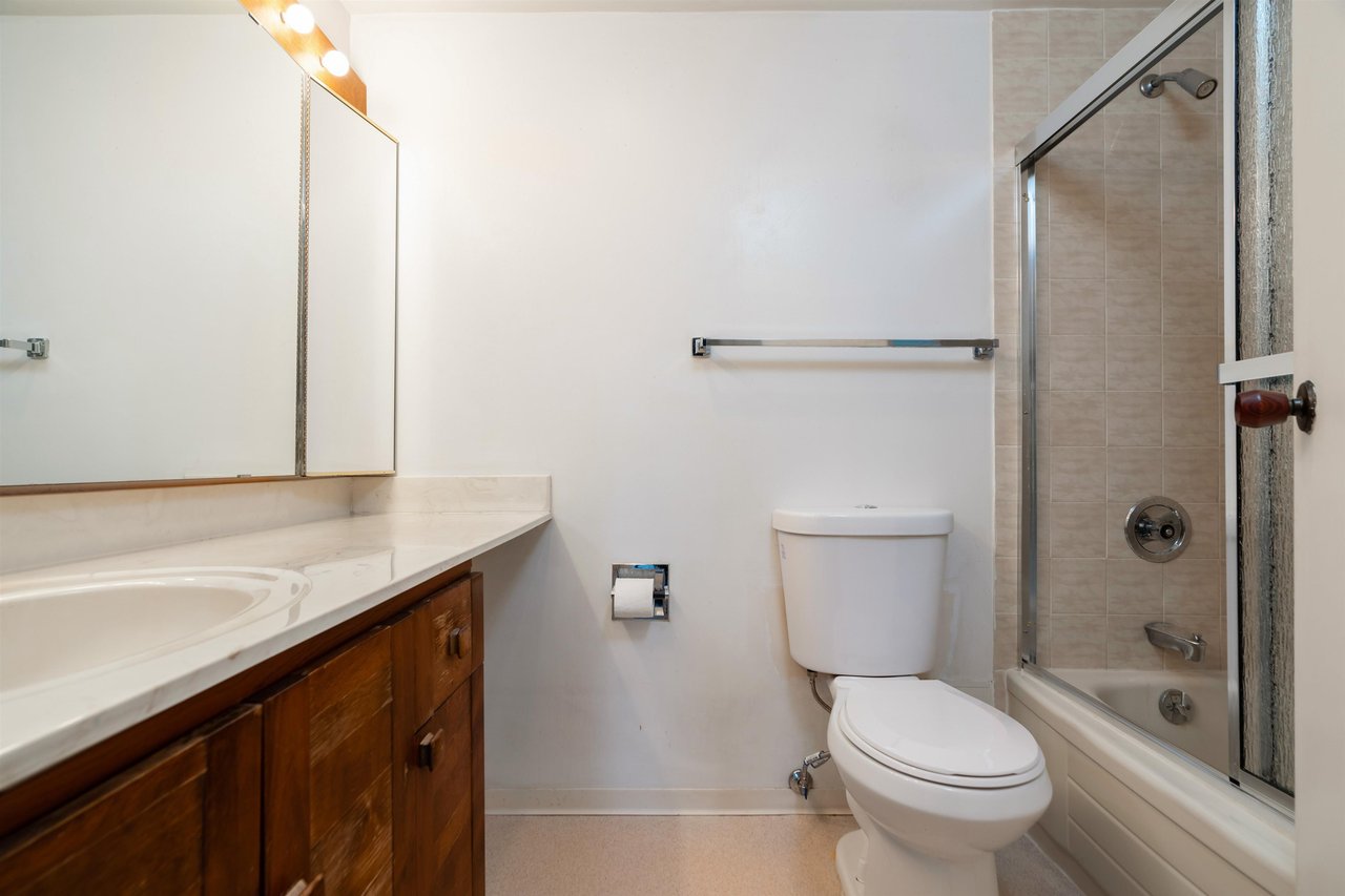 409-3905 Springtree Drive, Vancouver
