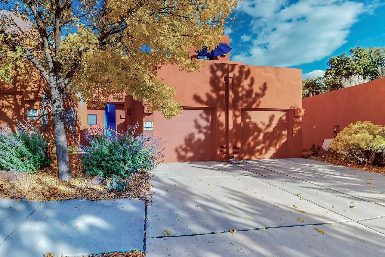 604 Avenida Villa Hermosa #201