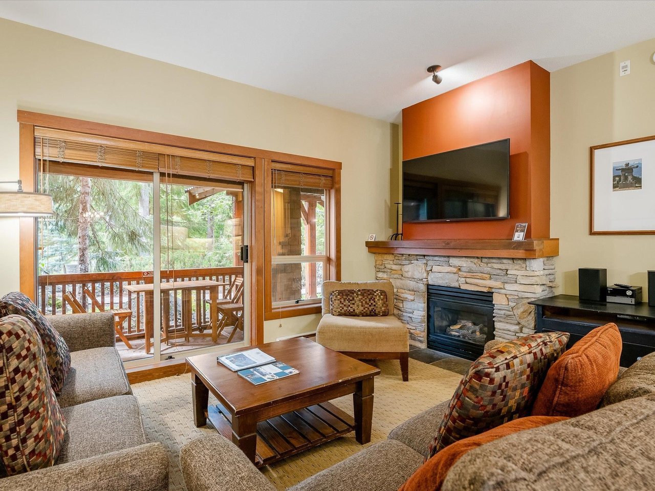 104-G1-4653 Blackcomb Wy