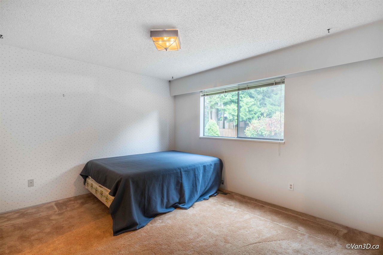 919 Lynwood Ave