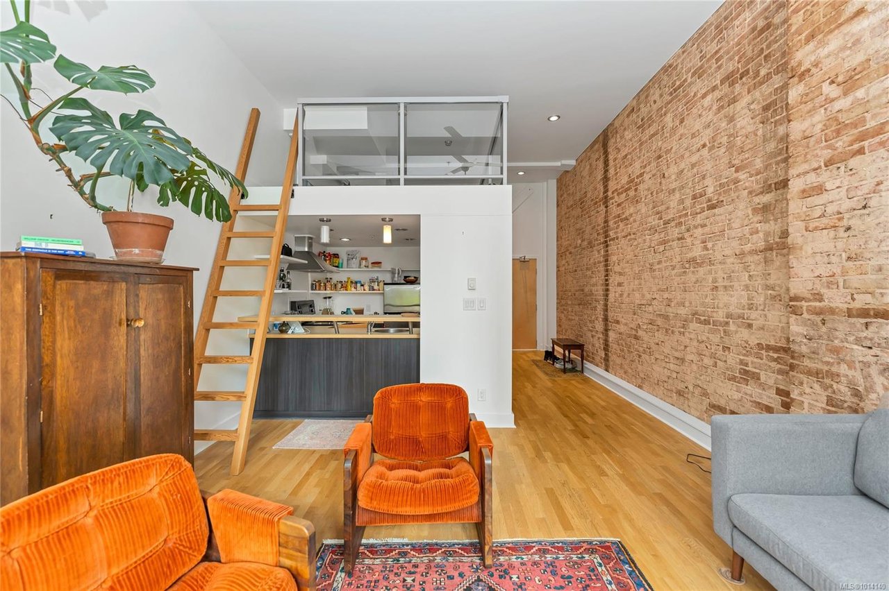 203-562 Yates St, Victoria