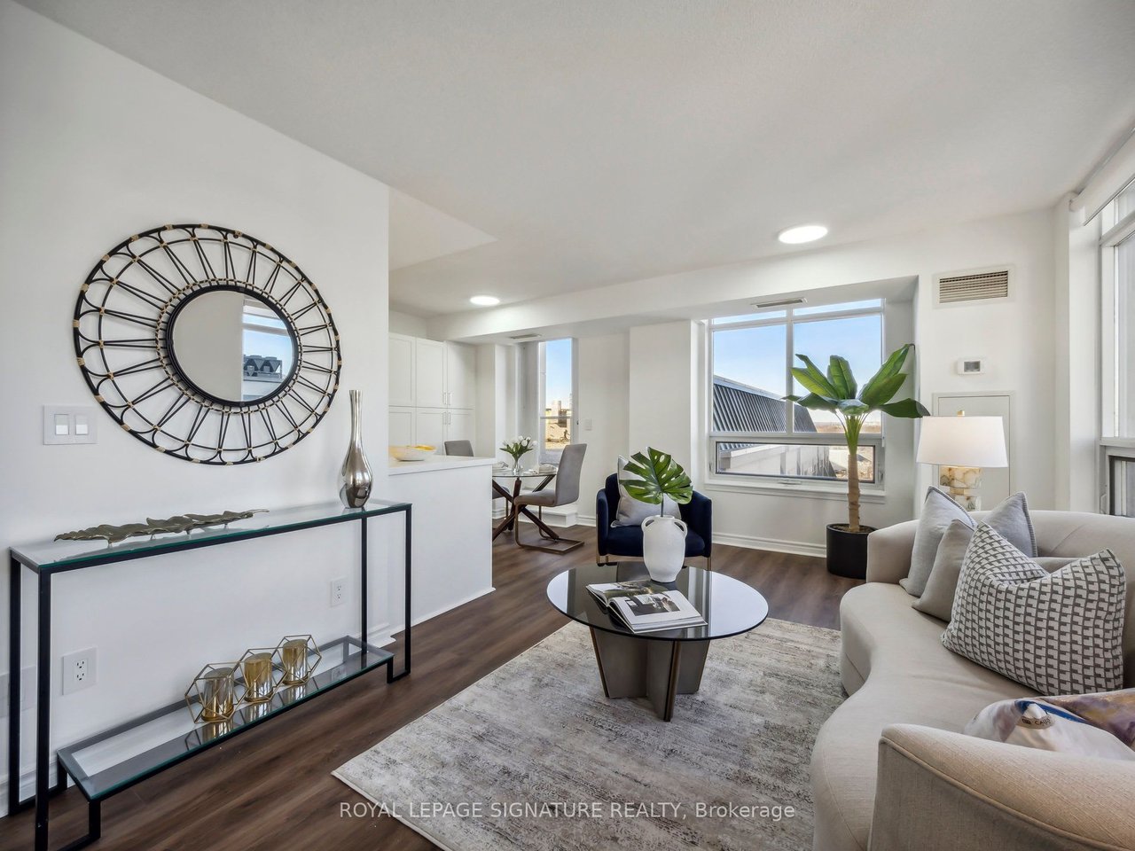 18 Kenaston Gdns 804