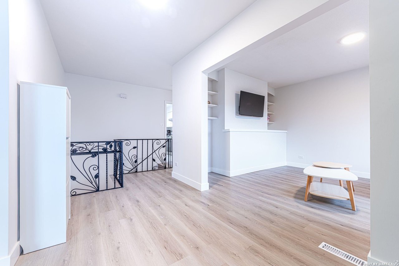 466 W 27th Ave
