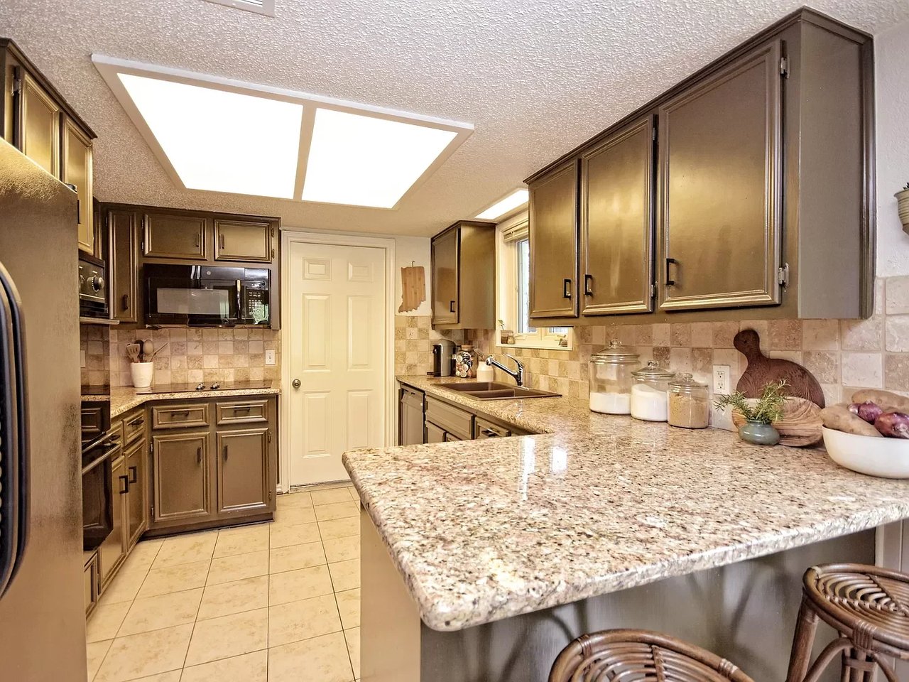 106 Deepwood Dr