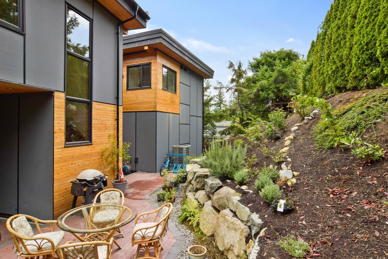25 Sweetwater Pl