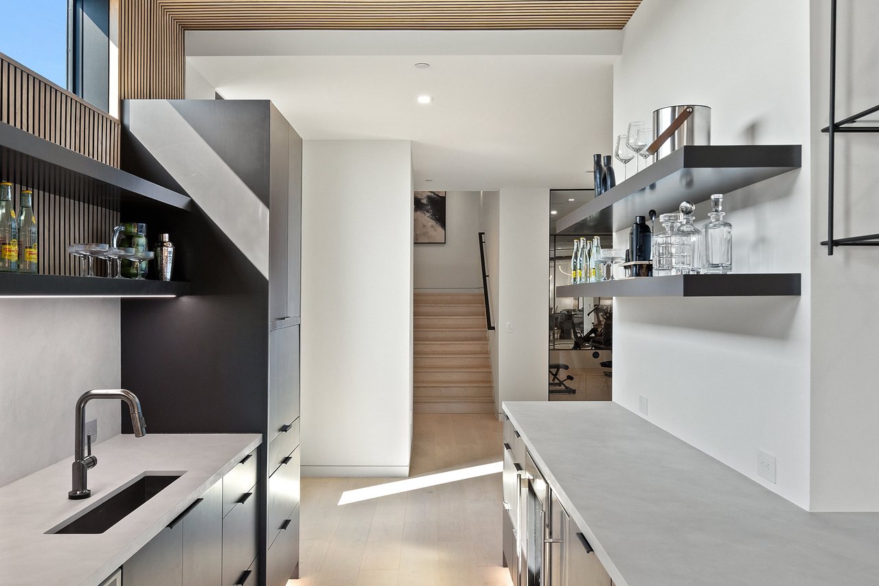 6809 Oasis Pass