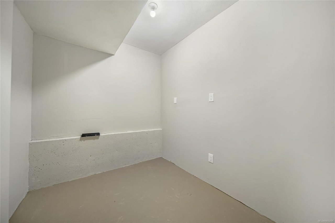 403 Dressler Rd