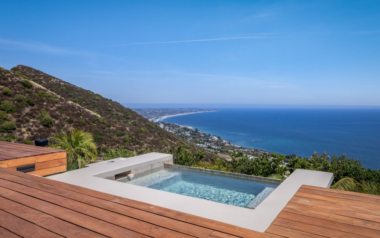 Malibu Blufftop Estate