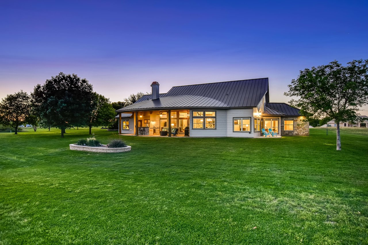 106 Meadow Bend Dr