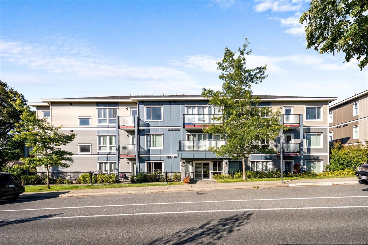 106-4050 Douglas St, Saanich