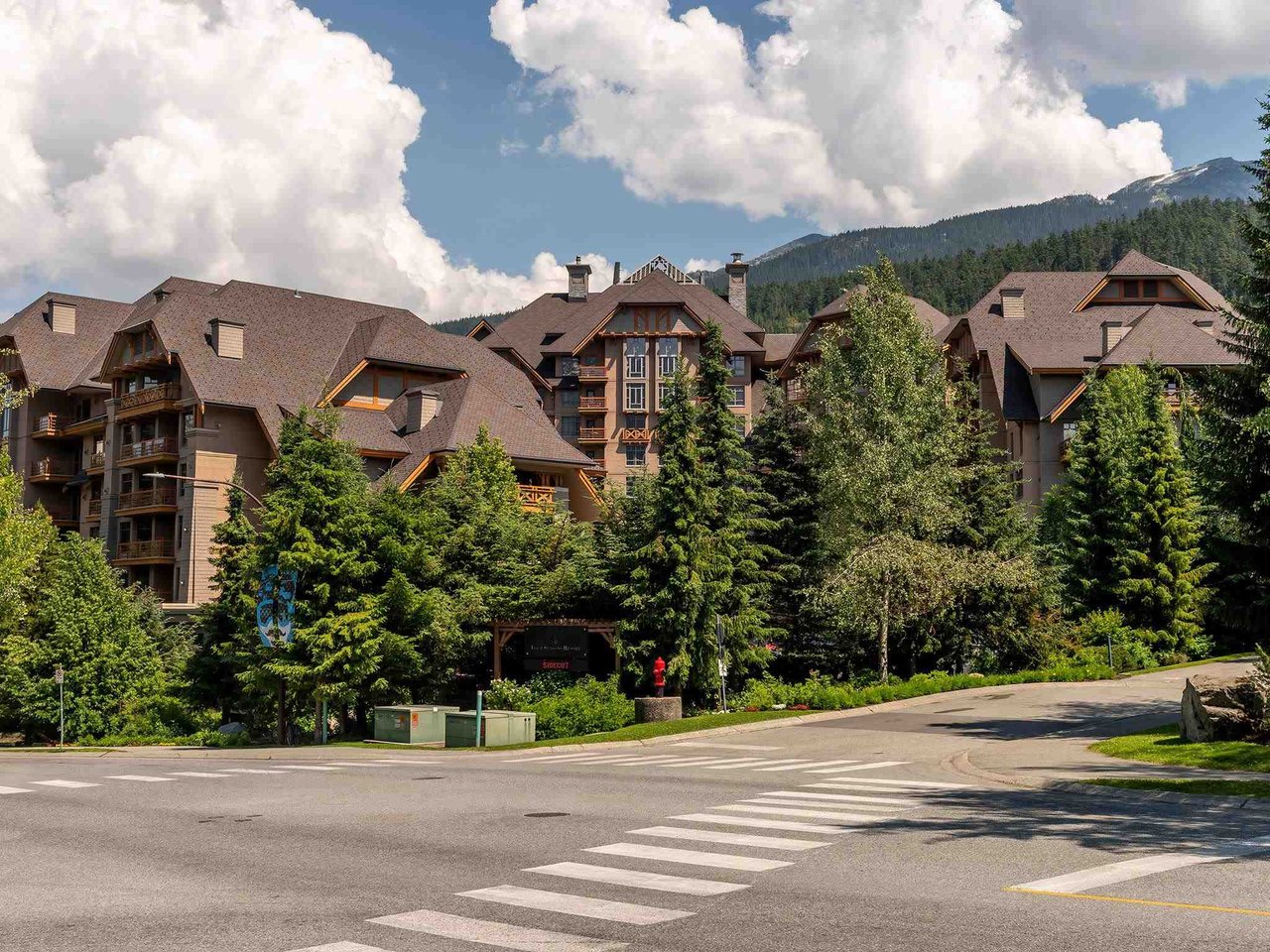 557-4591 Blackcomb Wy