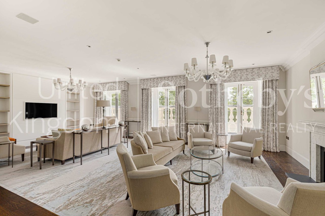 Eaton Square Penthouse 