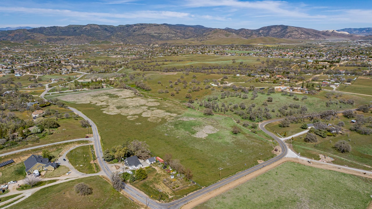 Jeffrey Rd,Tehachapi, CA  93561   