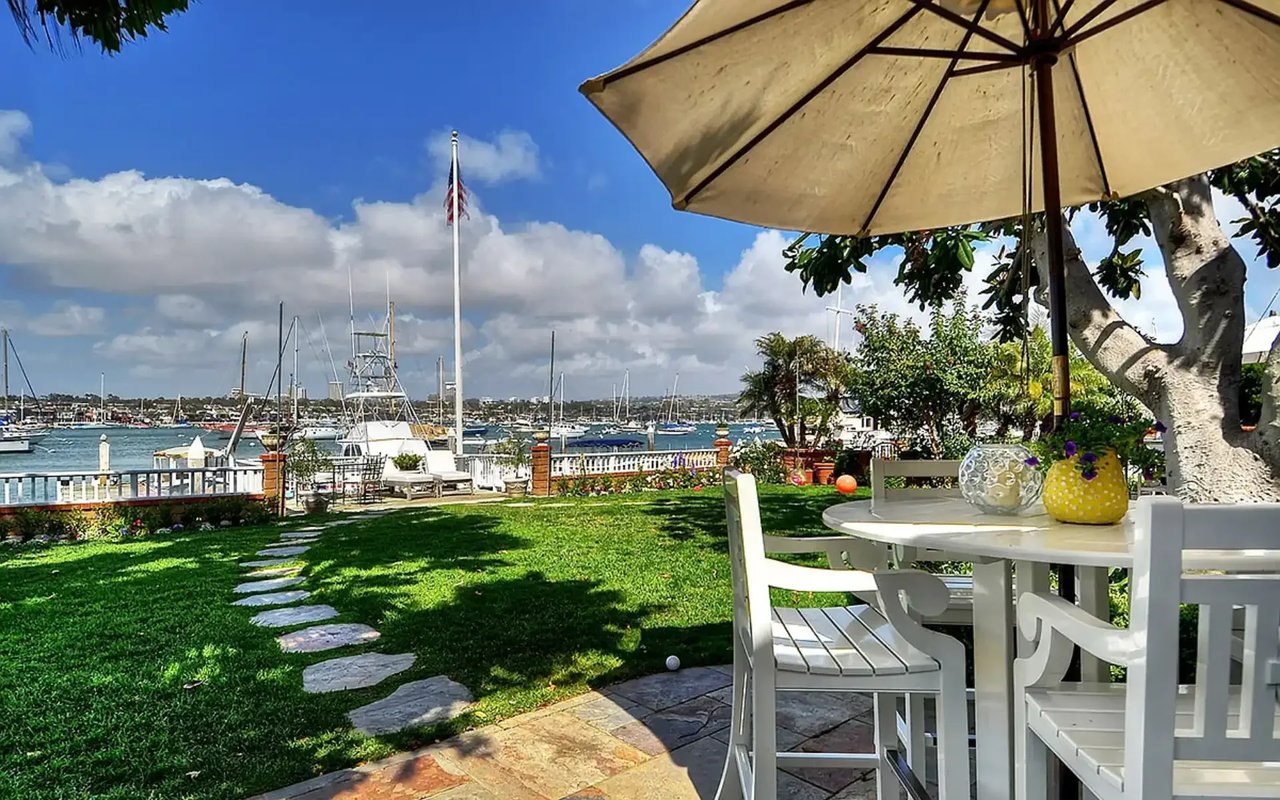 1018 E Balboa Boulevard
