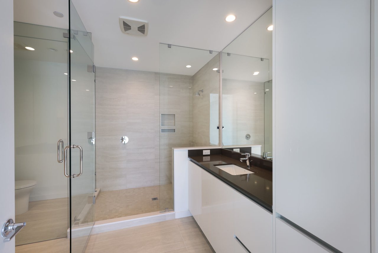 301 Quay Commons, #811