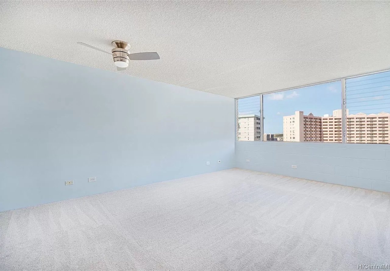 1121 Ala Napunani Street Unit 1202