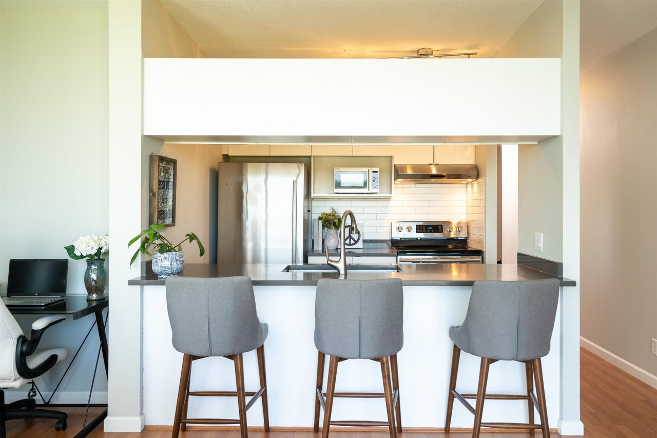907-8871 Lansdowne Rd