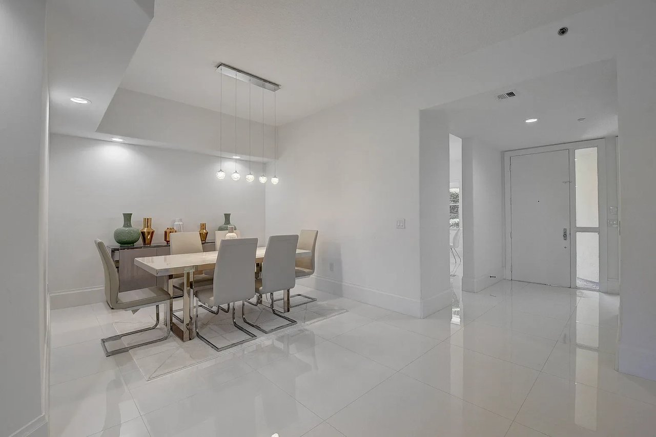 2542 Coco Plum Blvd 801