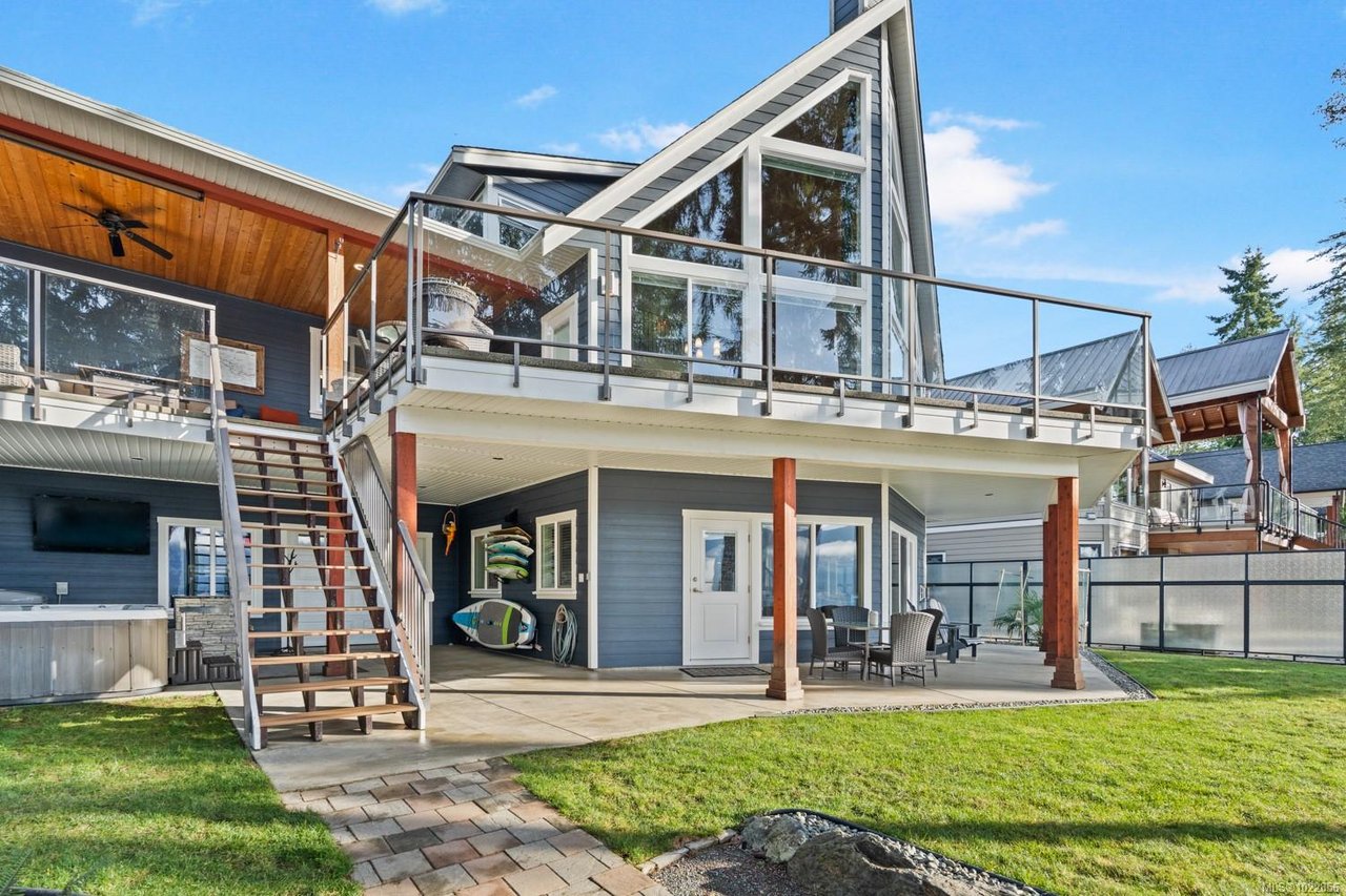 7364 Lakefront Dr, Lake Cowichan