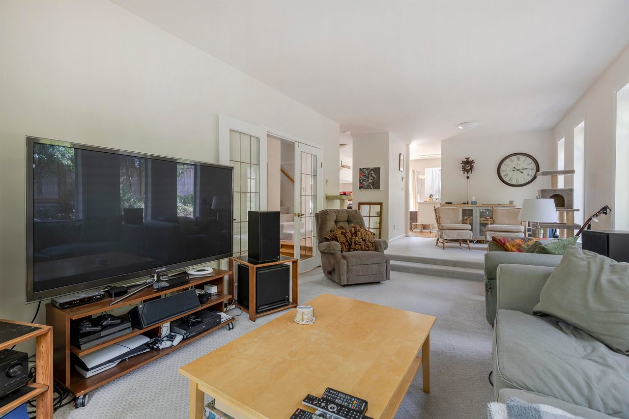 1037 Tobermory Wy