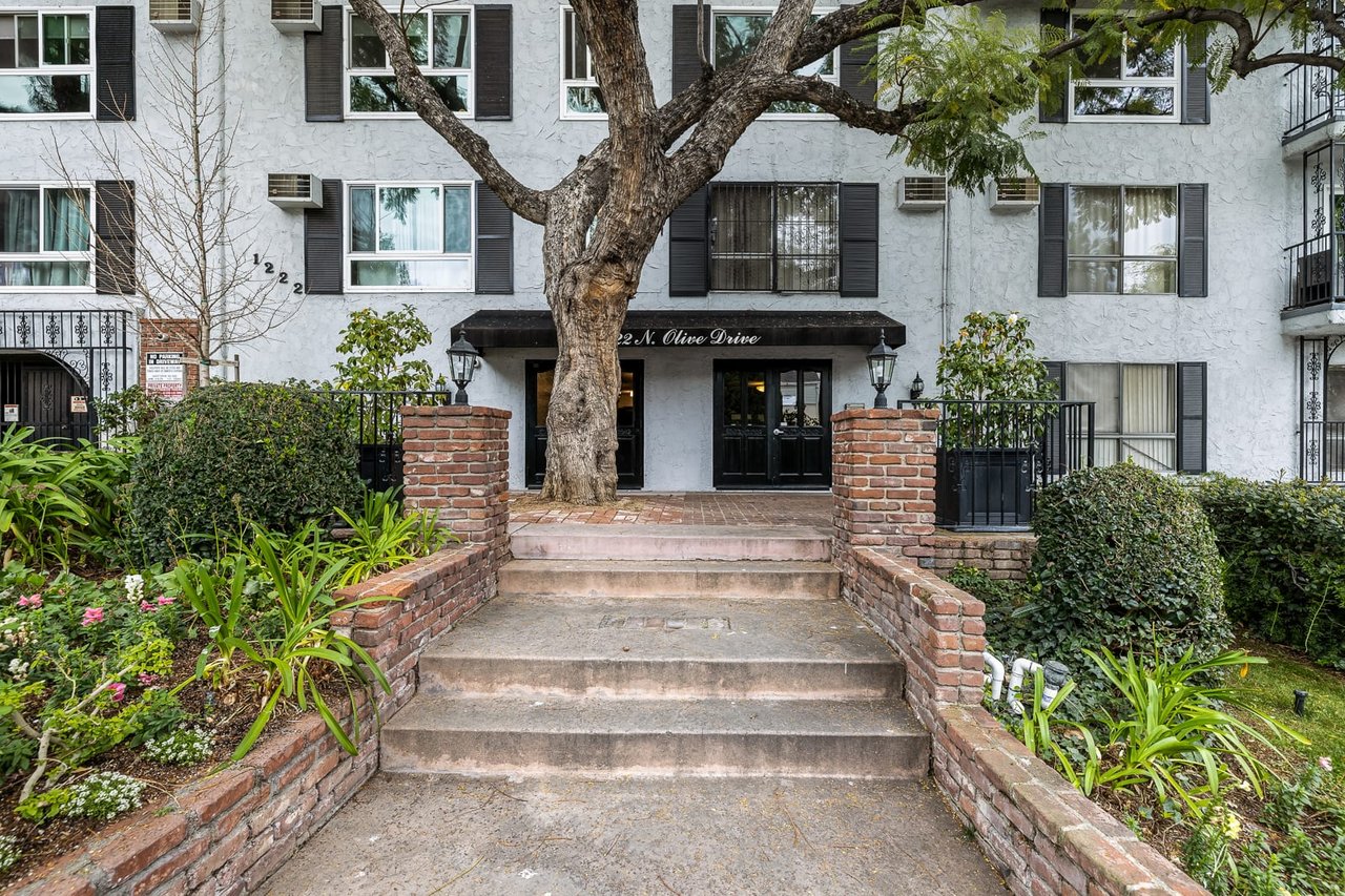 1222 N Olive #304