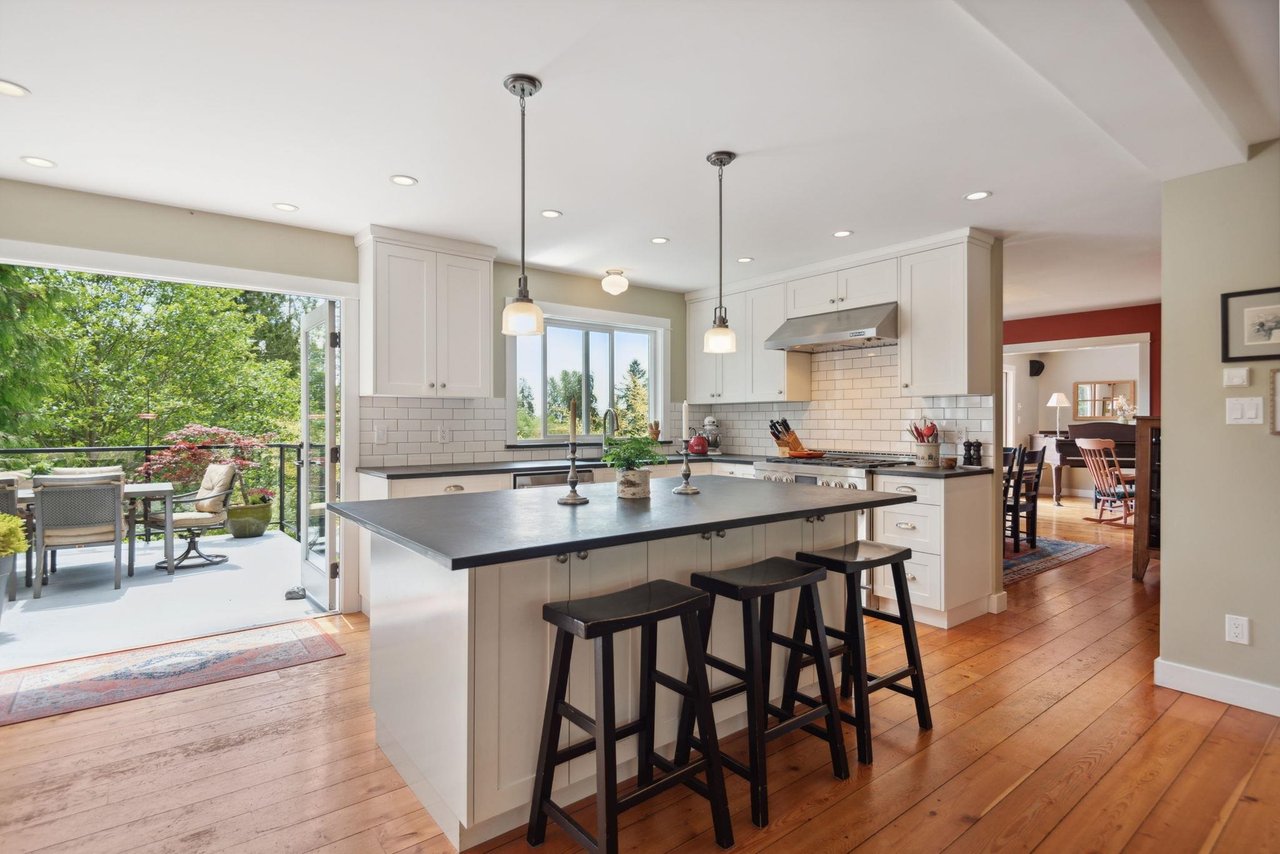 1253 Bracknell Cres