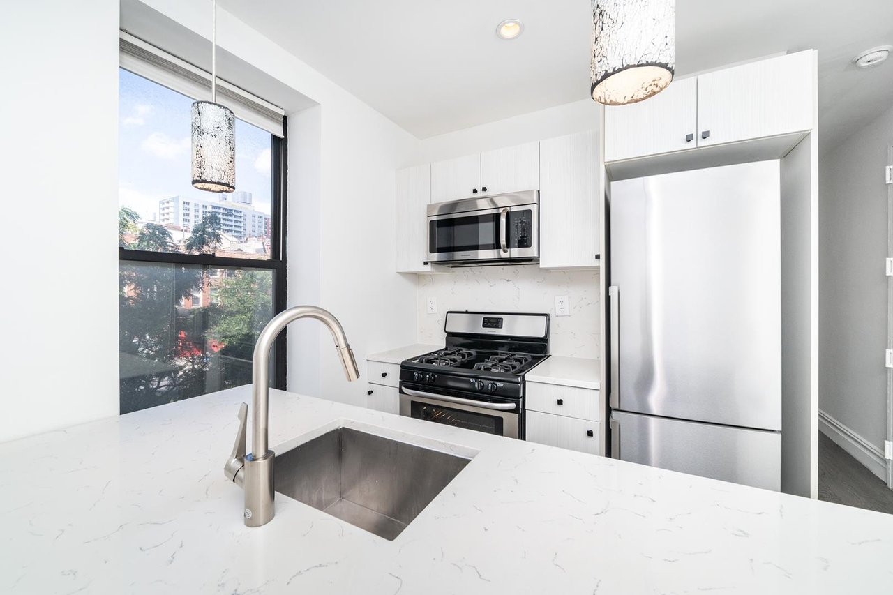 152 Thompson Street, Apt 2-C