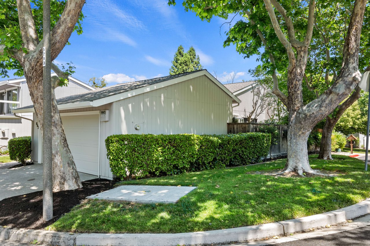 863 Augusta Dr