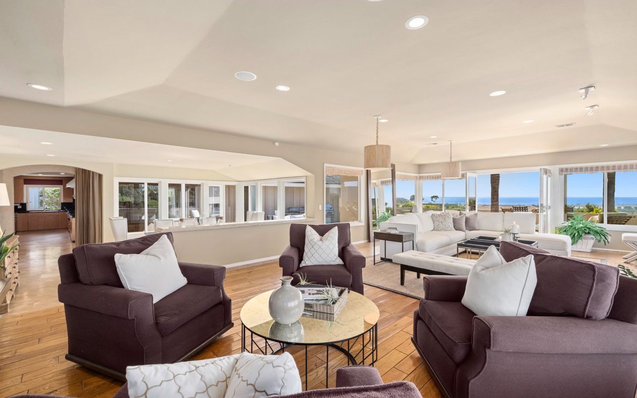 2501 Lighthouse Ln