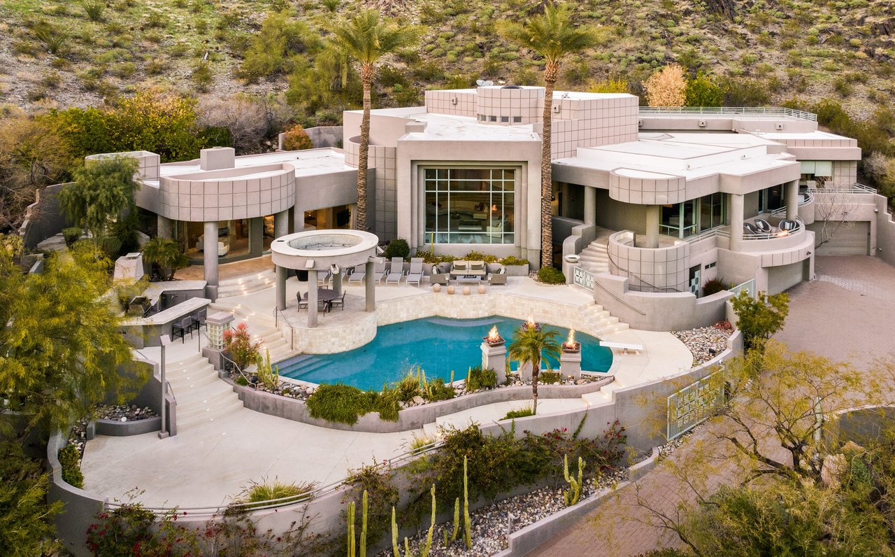 4612 E Foothill Dr