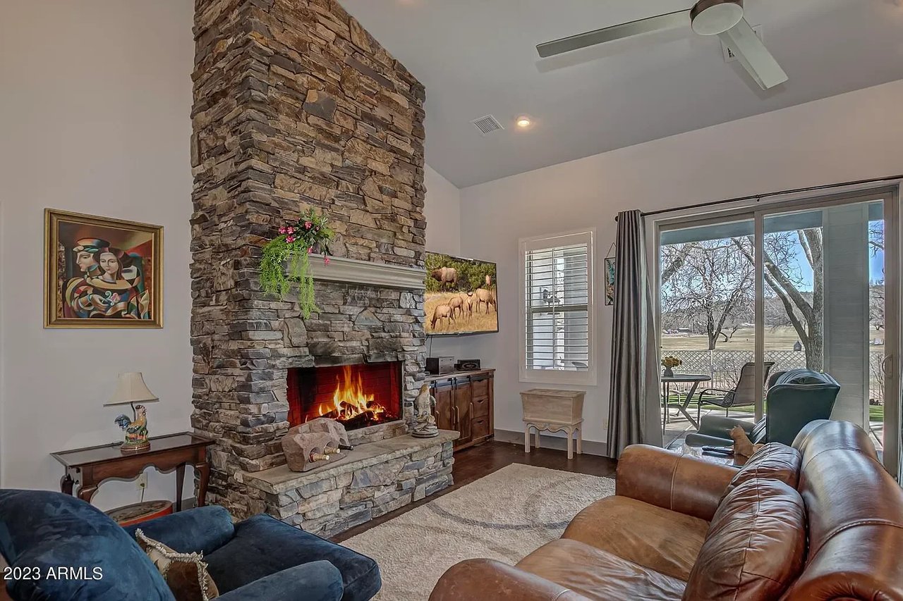 1507 W Mesa Dr